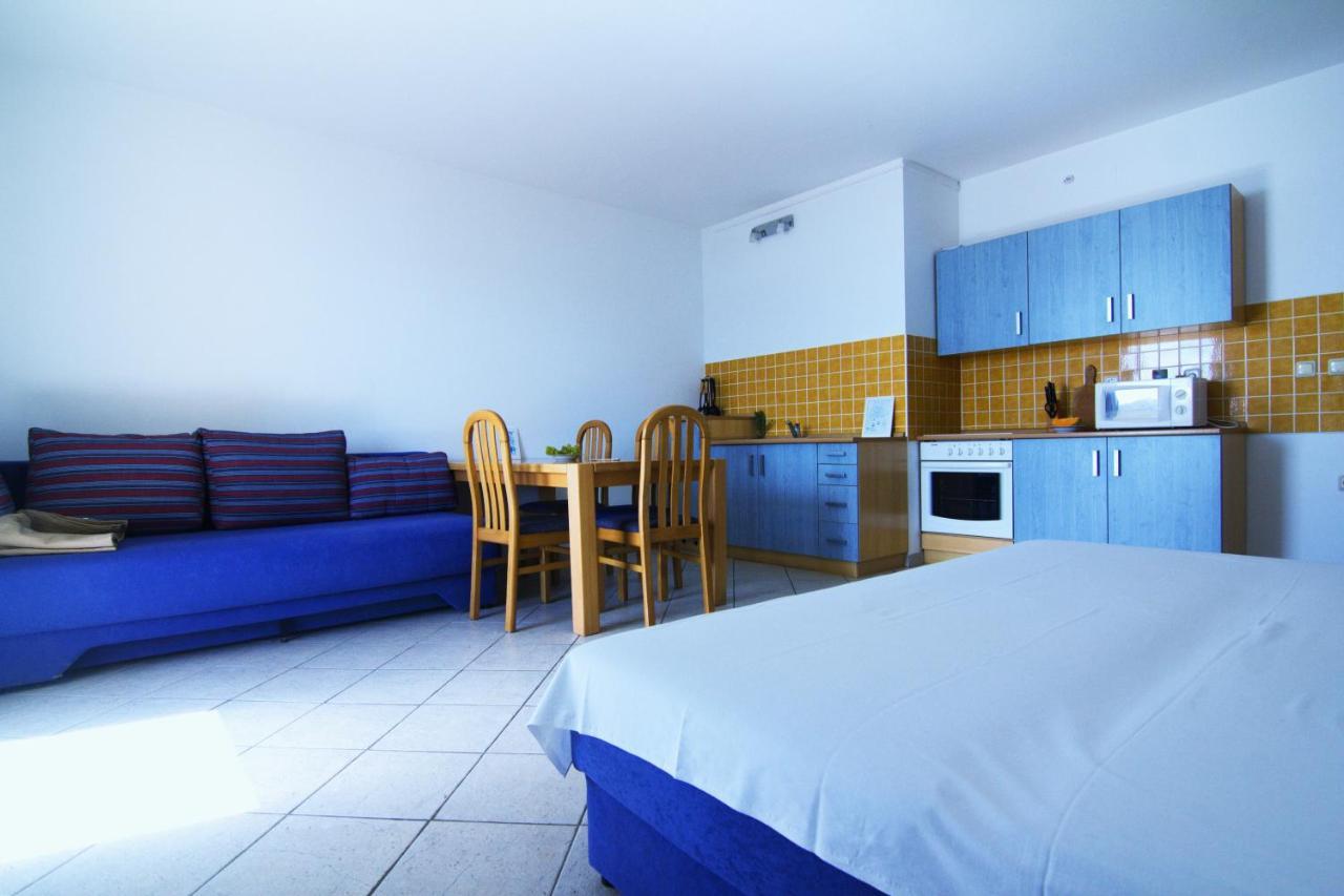 Apartments Nebeska Новаля Екстериор снимка
