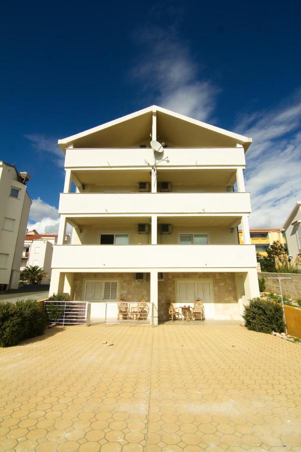 Apartments Nebeska Новаля Екстериор снимка